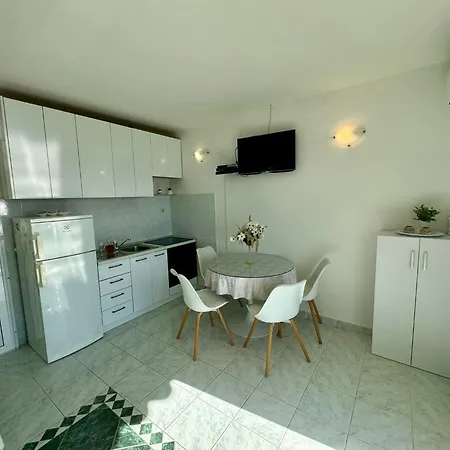 Apartment Nina Rogoznica (Sibenik-Knin)