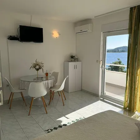 Nina Rogoznica (Sibenik-Knin)