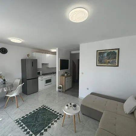 Apartment Nina Rogoznica (Sibenik-Knin)